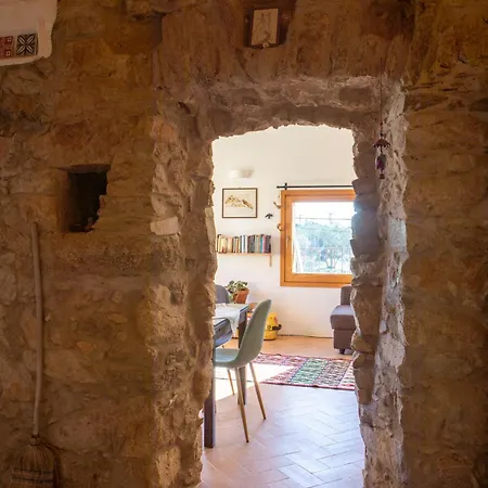 Casa Artistica I Acollidora A *
